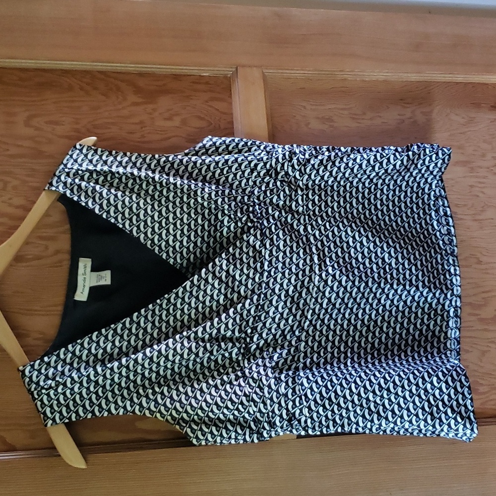 Size 10 Women's sleeveless silk blouse